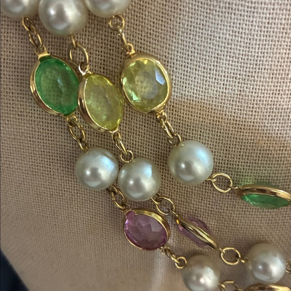 ✨ 3/$15 ✨ Multicolor Crystals and Pearl Necklace - Picture 2 of 3
